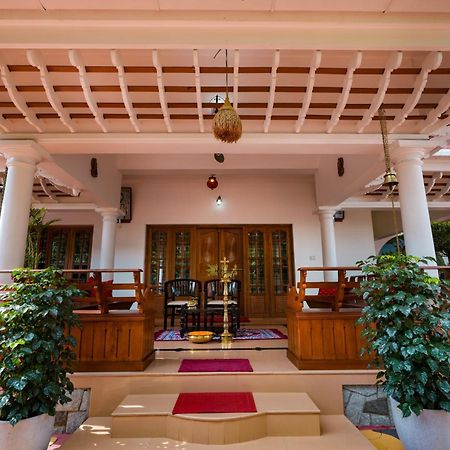 Parudeesa - Heavenly- Luxurious Palace Look-Near Cbd - Kerala - India With Breakfast Kāladi Eksteriør bilde