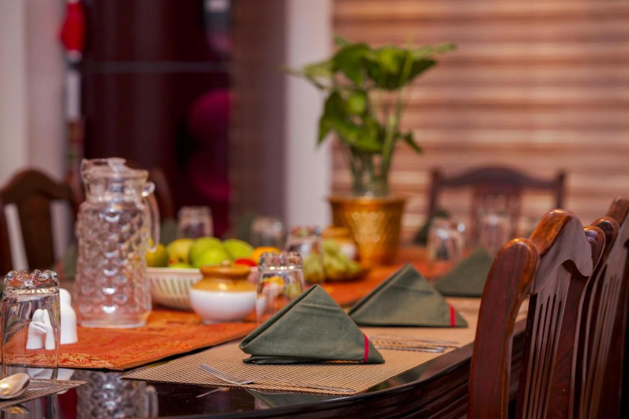 Parudeesa - Heavenly- Luxurious Palace Look-Near Cbd - Kerala - India With Breakfast Kāladi Eksteriør bilde