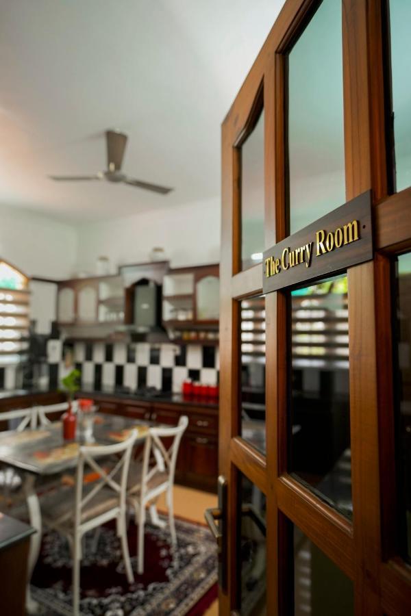 Parudeesa - Heavenly- Luxurious Palace Look-Near Cbd - Kerala - India With Breakfast Kāladi Eksteriør bilde