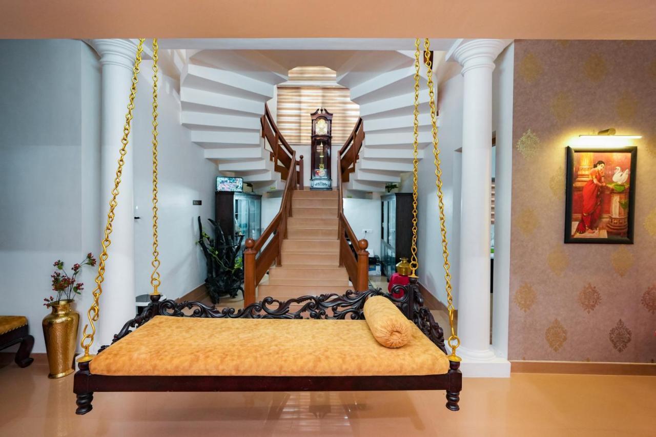 Parudeesa - Heavenly- Luxurious Palace Look-Near Cbd - Kerala - India With Breakfast Kāladi Eksteriør bilde
