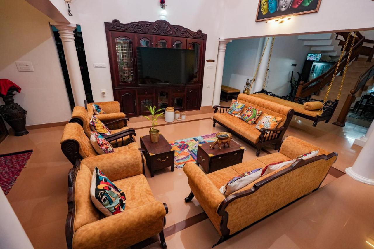 Parudeesa - Heavenly- Luxurious Palace Look-Near Cbd - Kerala - India With Breakfast Kāladi Eksteriør bilde
