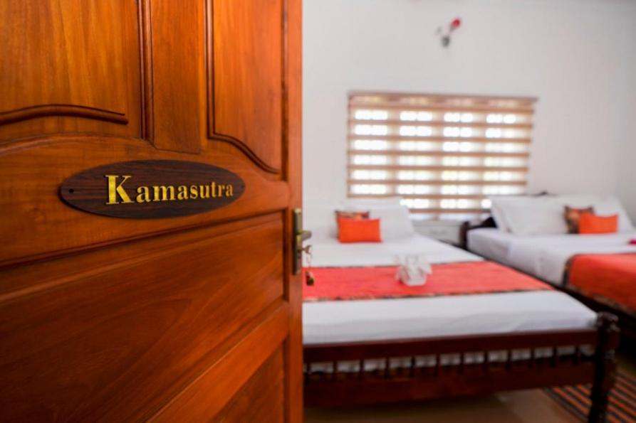 Parudeesa - Heavenly- Luxurious Palace Look-Near Cbd - Kerala - India With Breakfast Kāladi Eksteriør bilde
