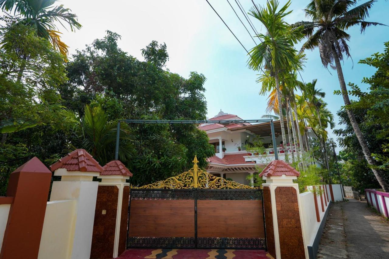 Parudeesa - Heavenly- Luxurious Palace Look-Near Cbd - Kerala - India With Breakfast Kāladi Eksteriør bilde