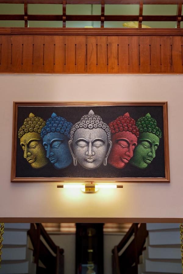 Parudeesa - Heavenly- Luxurious Palace Look-Near Cbd - Kerala - India With Breakfast Kāladi Eksteriør bilde