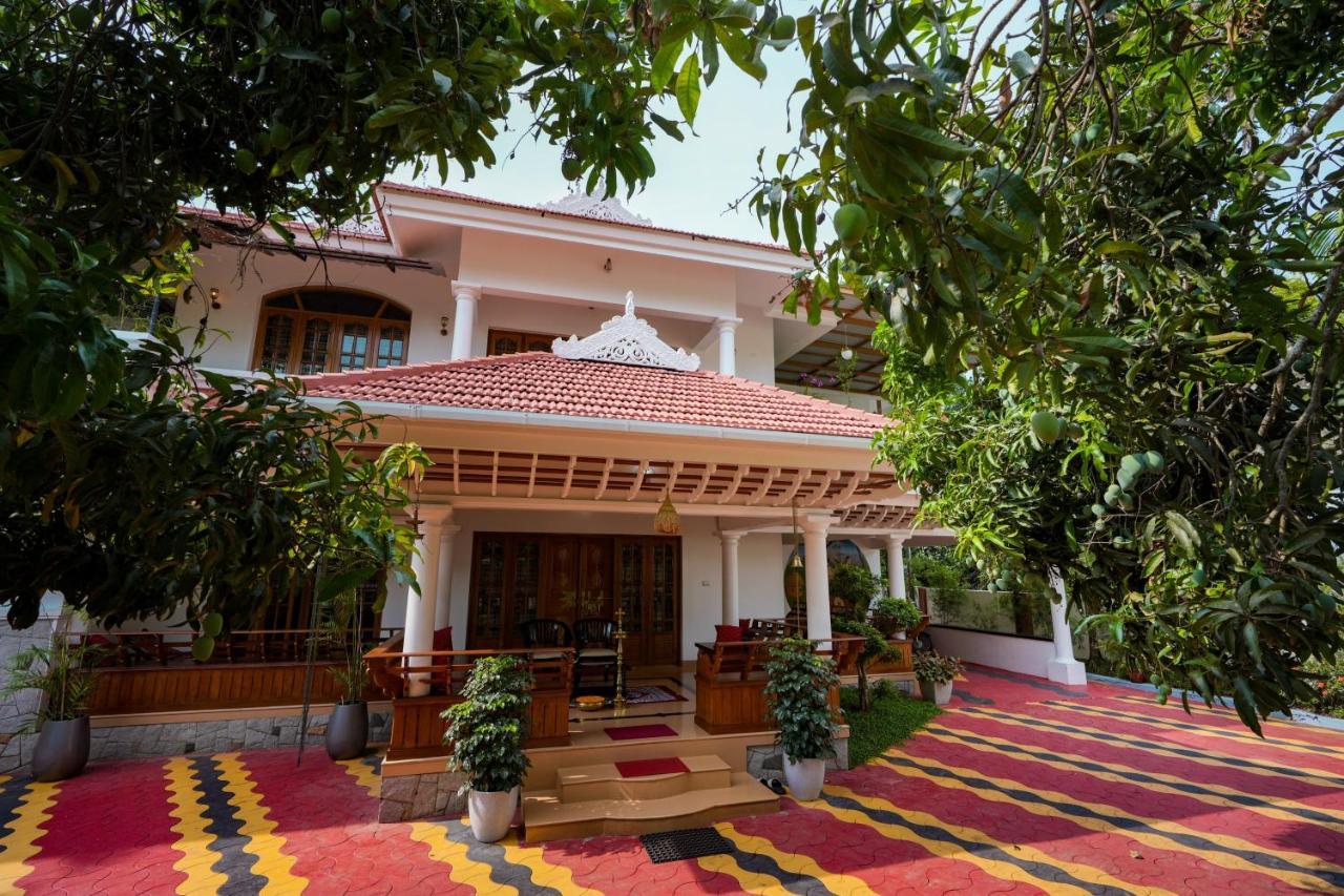 Parudeesa - Heavenly- Luxurious Palace Look-Near Cbd - Kerala - India With Breakfast Kāladi Eksteriør bilde