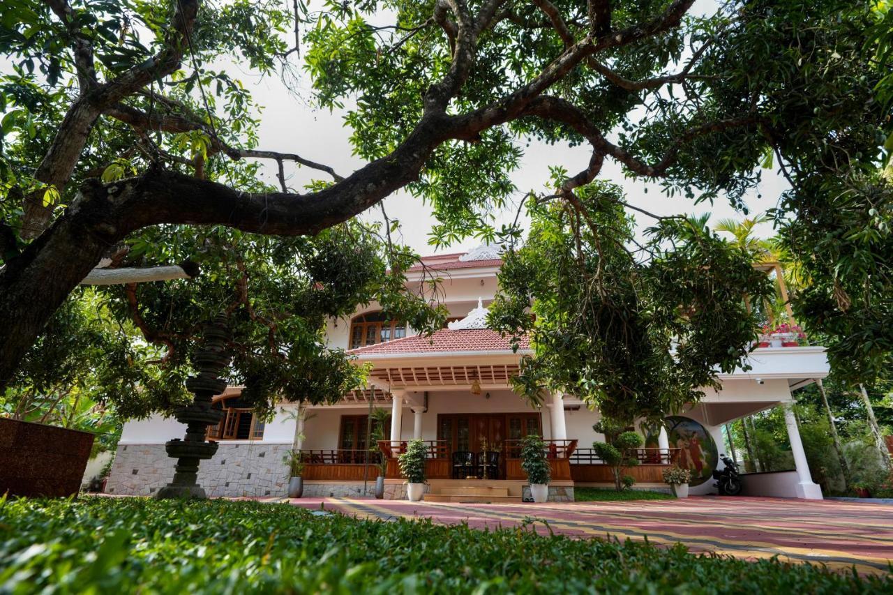 Parudeesa - Heavenly- Luxurious Palace Look-Near Cbd - Kerala - India With Breakfast Kāladi Eksteriør bilde