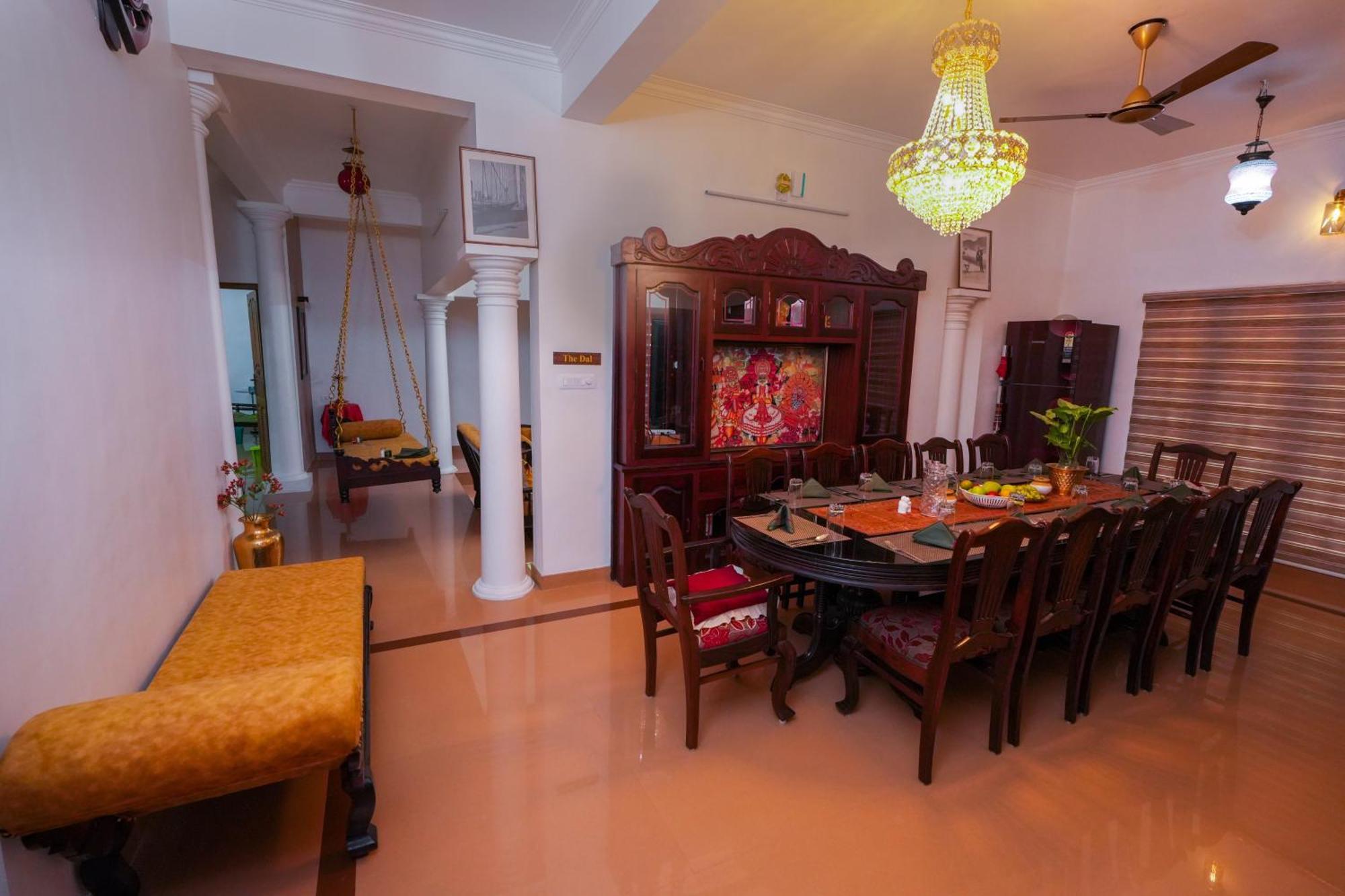 Parudeesa - Heavenly- Luxurious Palace Look-Near Cbd - Kerala - India With Breakfast Kāladi Eksteriør bilde